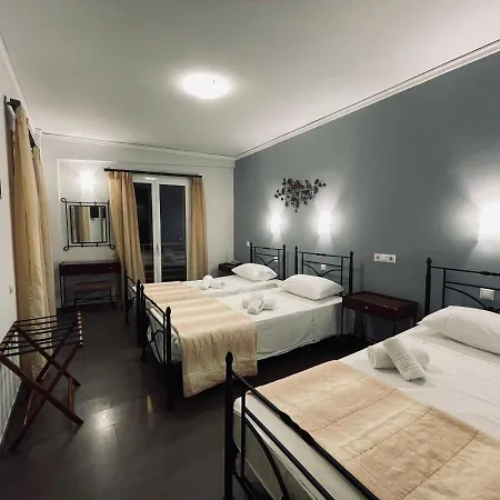 Nafplia מלון 2*